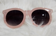 Load image into Gallery viewer, Round Sunglasses w/ gold trim