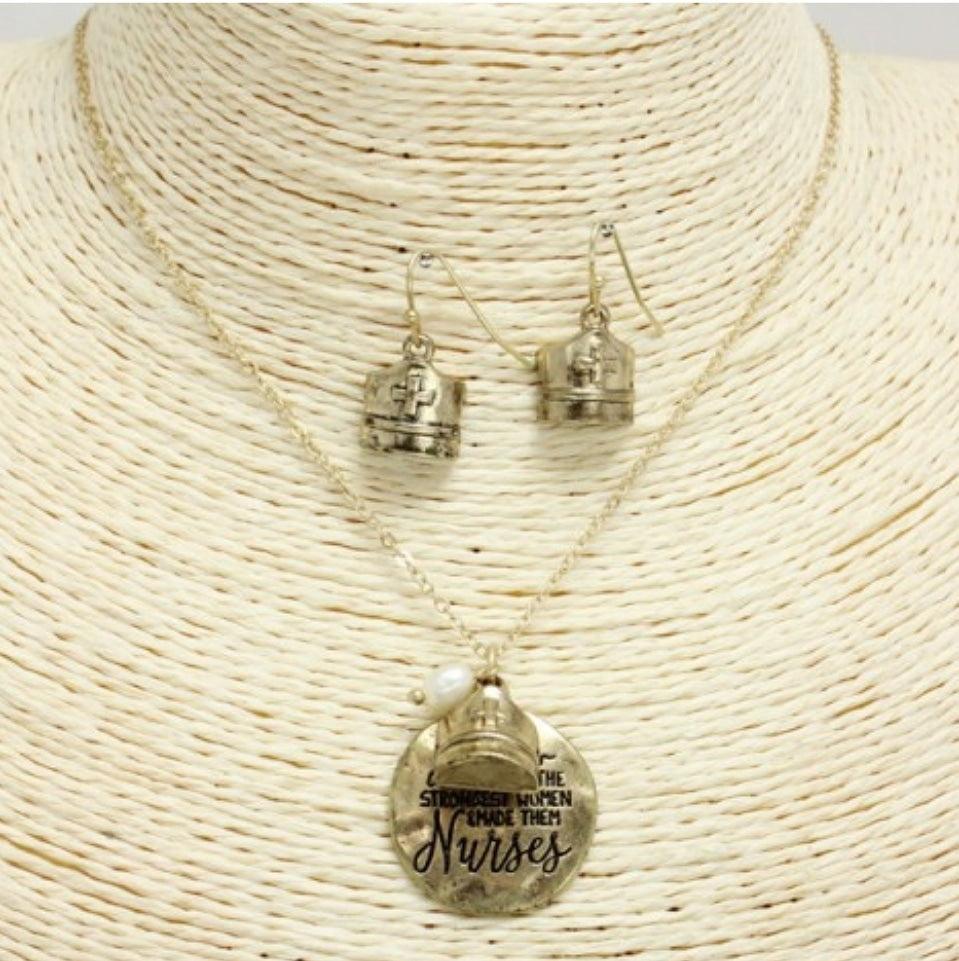 God found the strongest women and made them nurses necklace-Gold